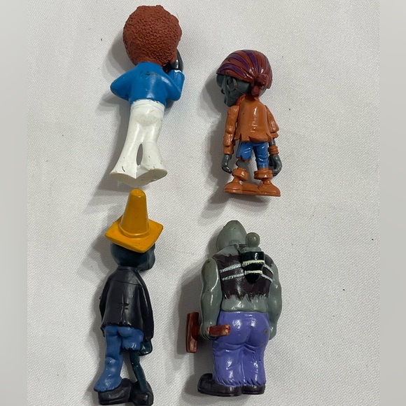 Lot Of 4 Plants VS Zombies figures toys Great Condition - Picture 4 of 4